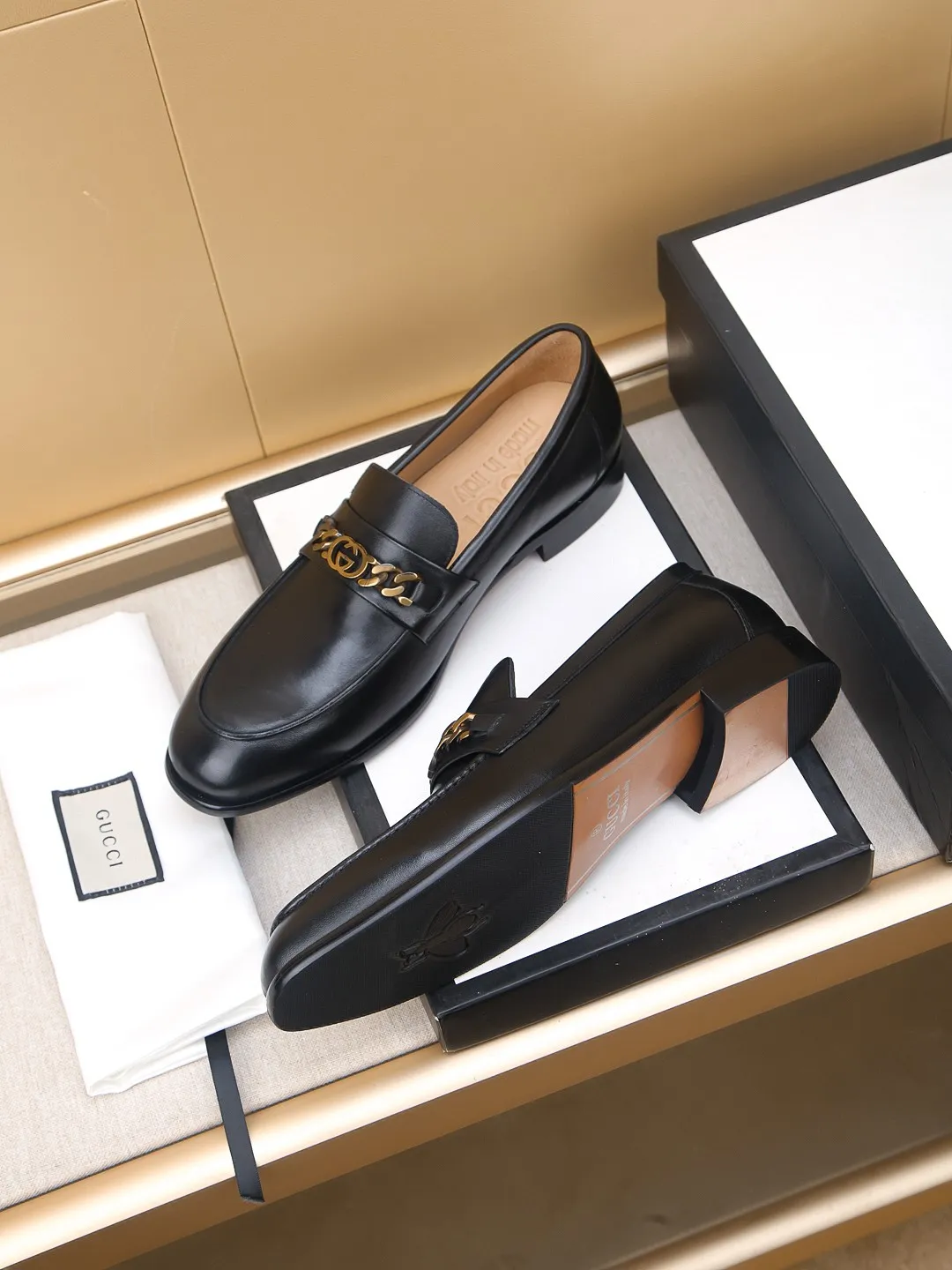 Men's men's shoes 💰460 🆘【GUCCI】Gucci ·🐂里· Hot-selling beanie shoes, top brand luxury, top quality, latest fashion beanie shoes.. The upper is made of original high mercerized smooth cow suede. (Full top layer water-dyed 🐂 leather and lining). The original stylish and stylish soft rubber wear-resistant and non-slip outsole is light and comfortable on the foot, available in 2 colors! Matching code: 39-44 (customized at 38.45.46.47)